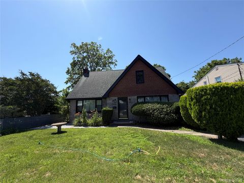 Homes For Rent - 186 Wilson Avenue<br/> Westbury, NY 11590