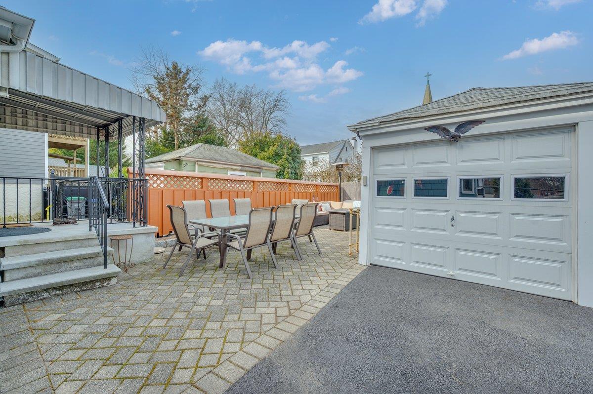23 Third Avenue, Pelham, New York image 2