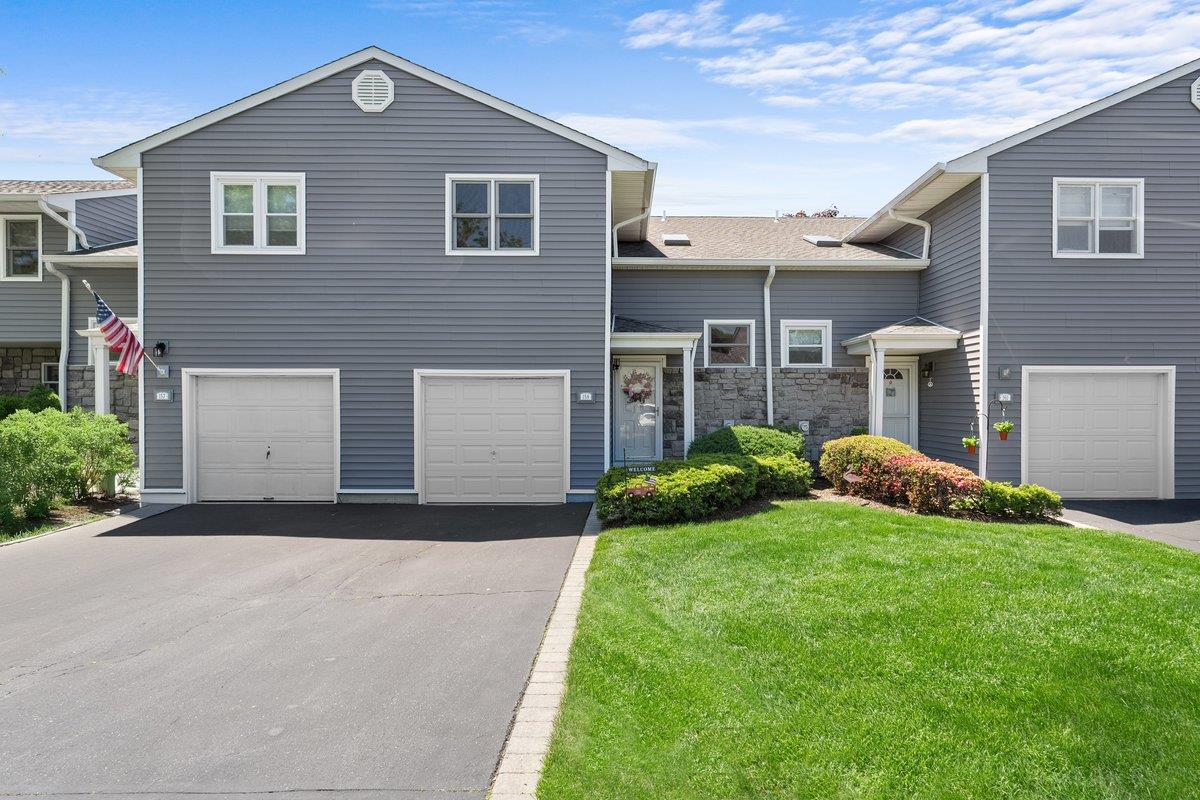 159 Alicia Drive, North Babylon, New York image 1