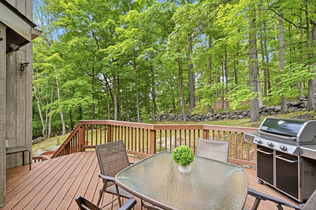 Photo of 43 Powder Horn Road, Cortlandt Manor, NY 10567 (MLS # 994182)