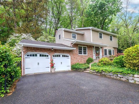 348 Littleworth Lane Sea Cliff NY 11579