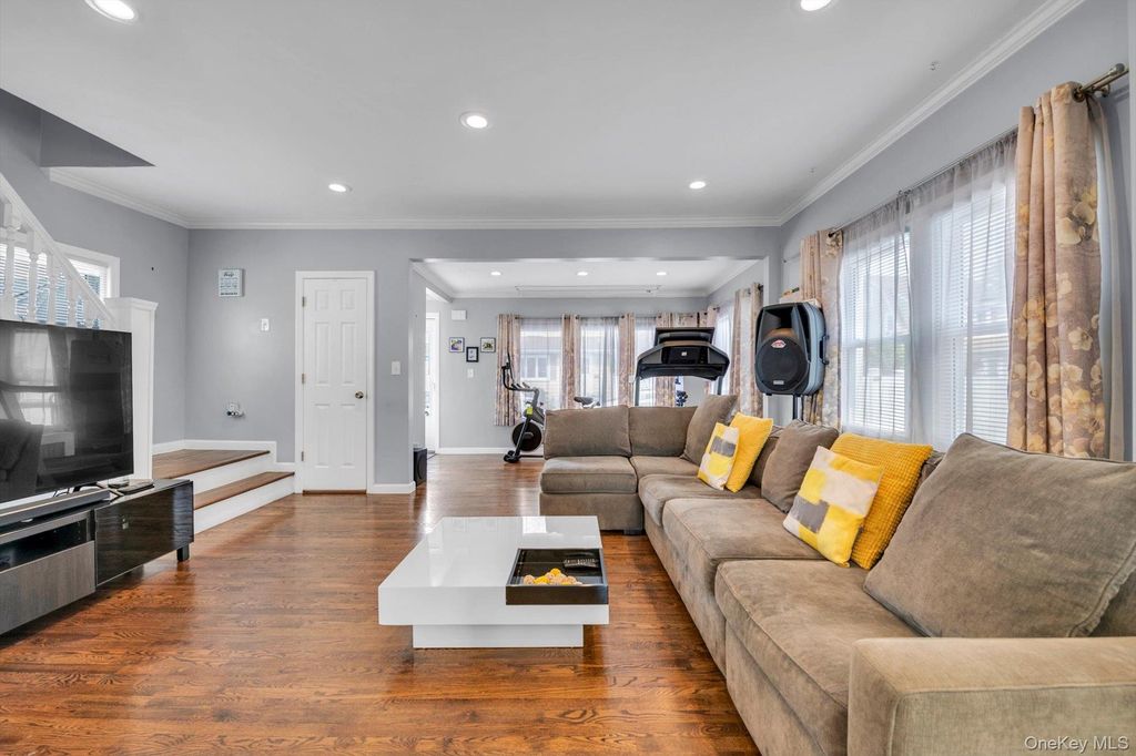 Photo of 14 Laurel Road, Lindenhurst, NY 11757 (MLS # 992724)