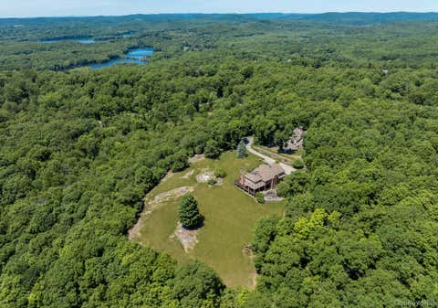 Homes For Sale - 16 Reynwood Drive<br/> Putnam County, Brewster, NY 10509