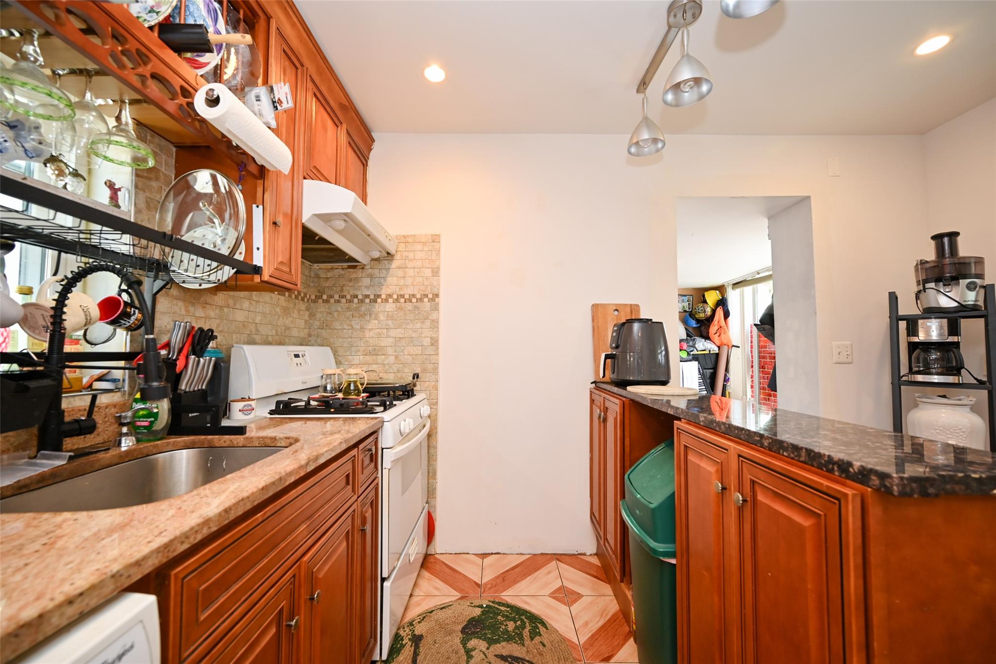 102-25 163 Drive, Howard Beach, New York image 10