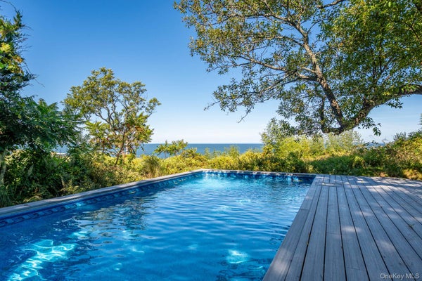 4105 SOUNDVIEW AVE, MATTITUCK, NY 11952 - Image b335c10f9d2f0be2de7919bdb68c01bc/3799463262