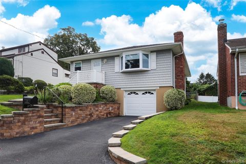 17 2nd Avenue Locust Valley NY 11560