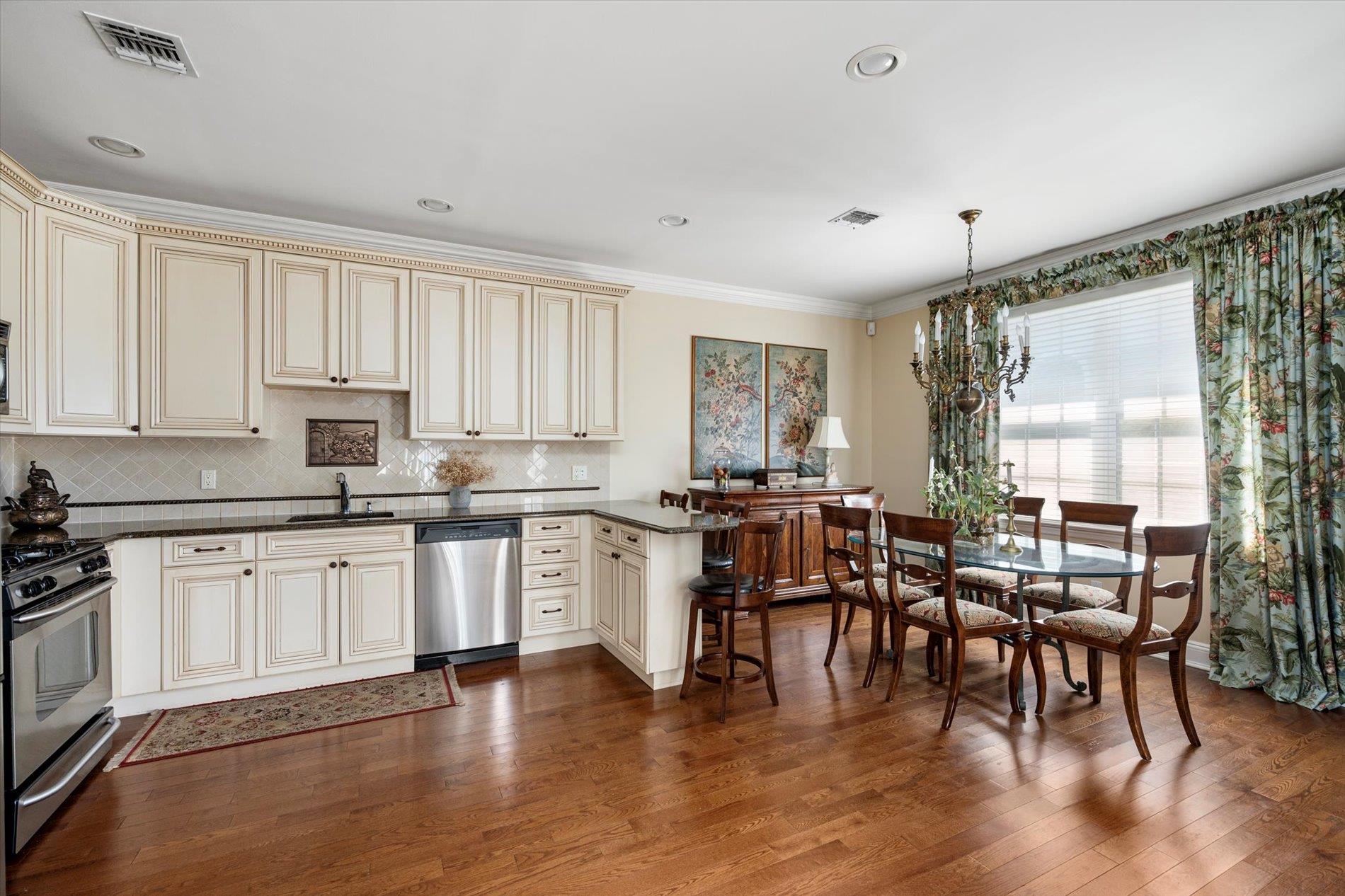 569 Bardini Drive, Melville, New York image 6