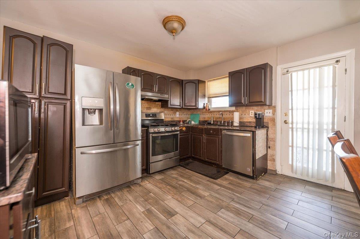 2515 Eastchester Road