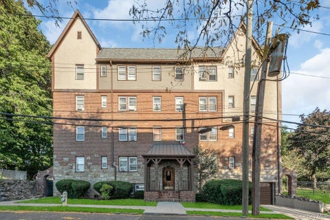 Photo of 10 Oakridge Place #8D, Eastchester, NY 10709 (MLS # 1046873)