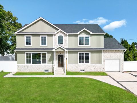 Homes For Sale - 123 Cayuga Avenue<br/> Deer Park, NY 11729