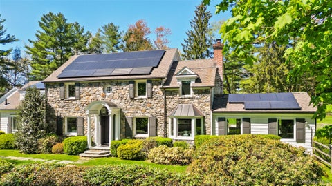 Homes For Sale - 7 Quaker Lane<br/> Chappaqua, NY 10514