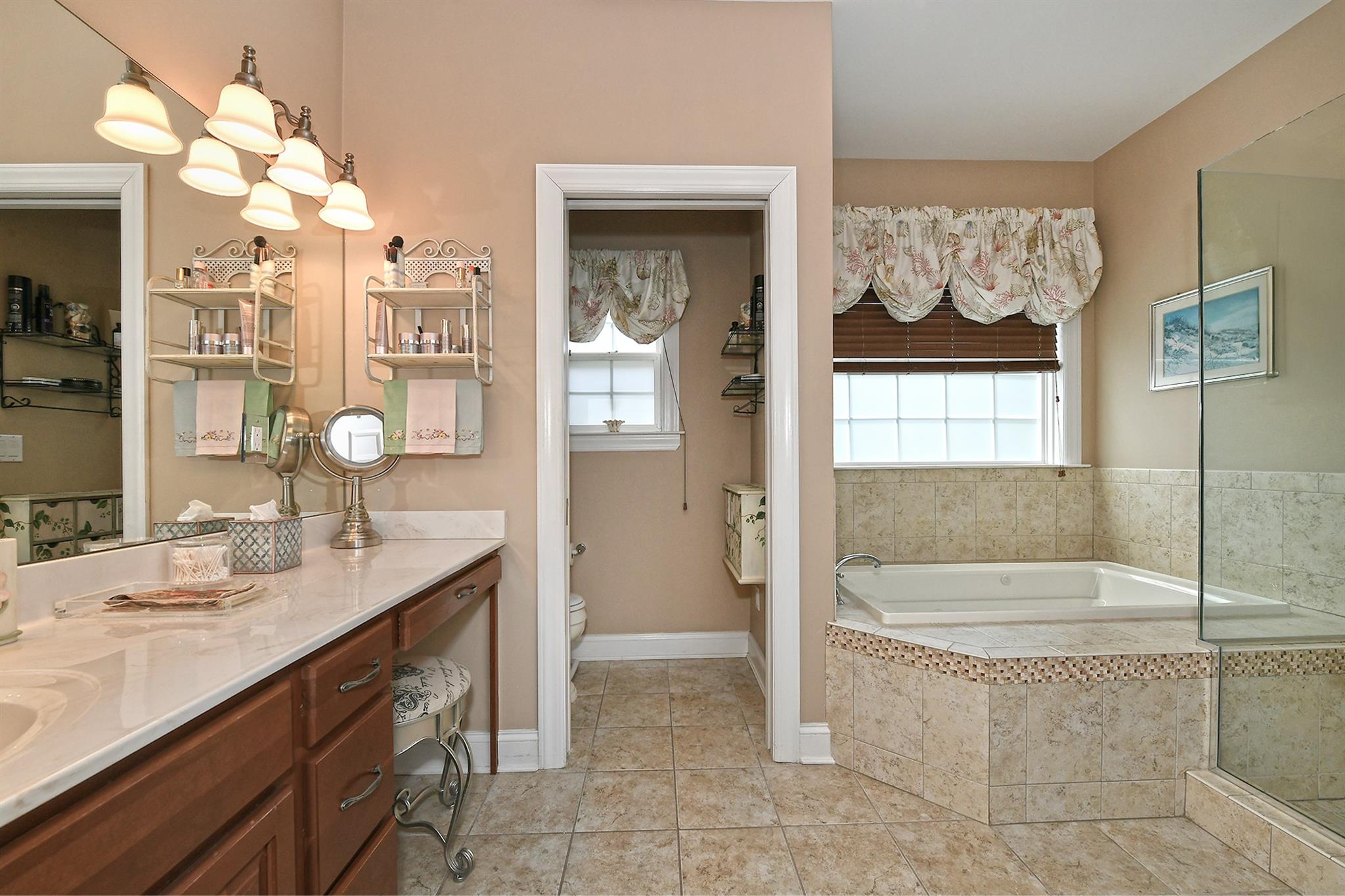 64 Wake-robin Lane, Aquebogue, New York image 25