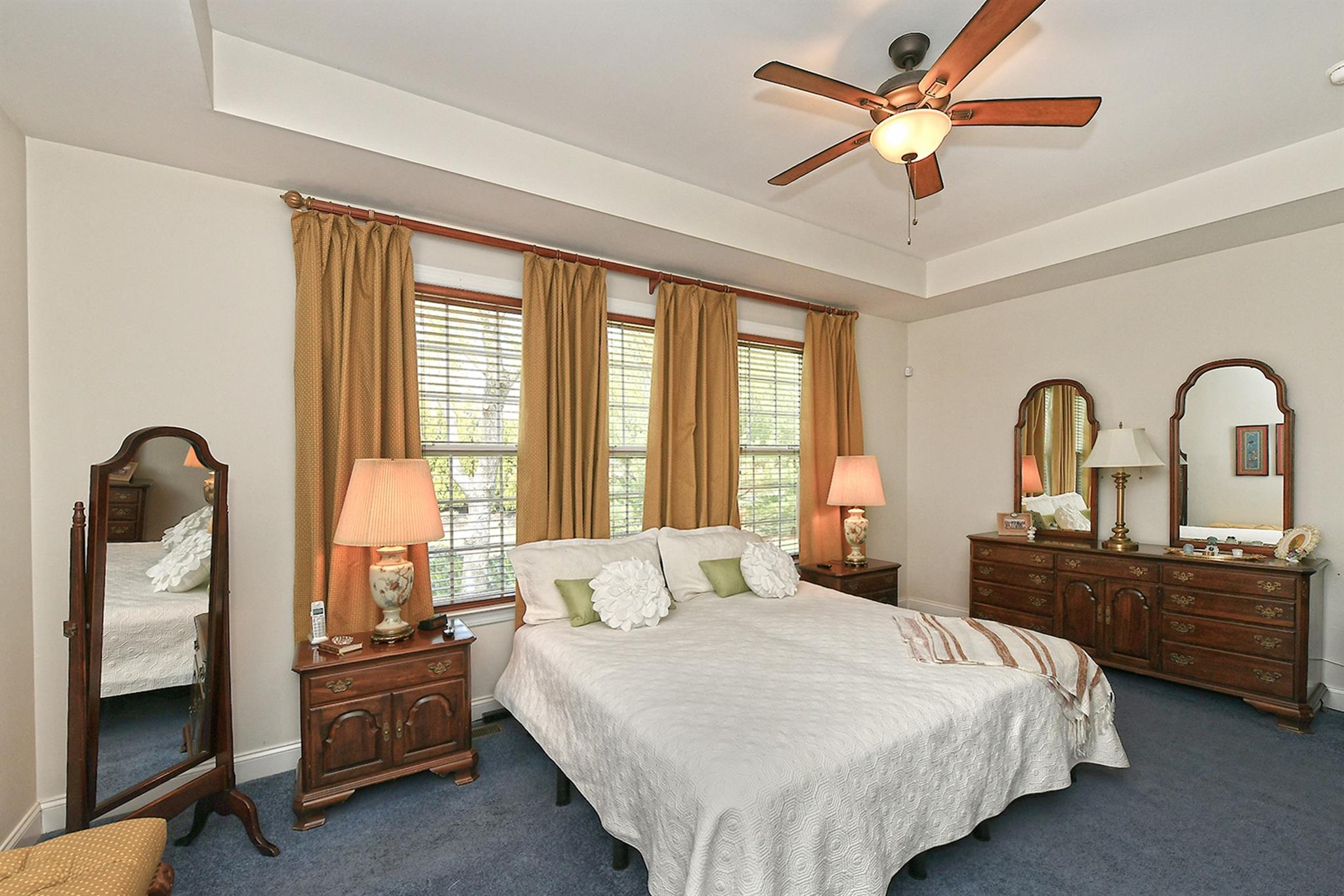 64 Wake-robin Lane, Aquebogue, New York image 22