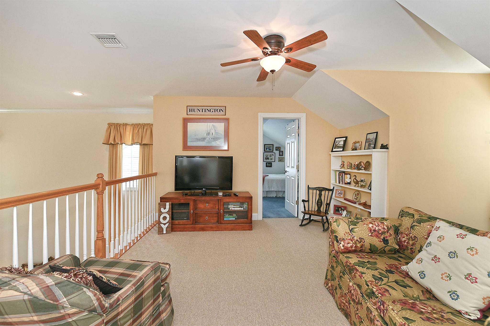 64 Wake-robin Lane, Aquebogue, New York image 26