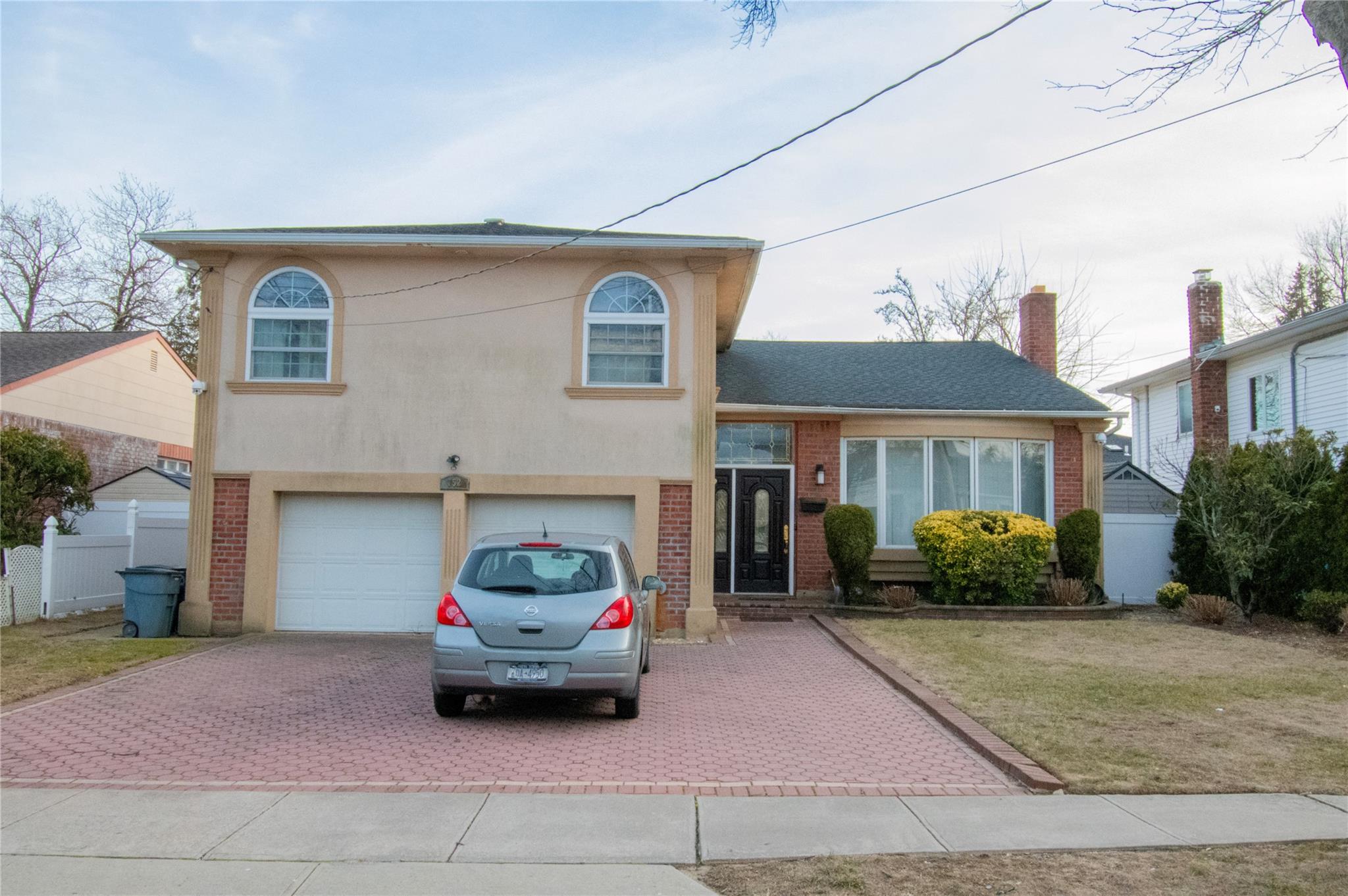 752 Bonnie Drive, Baldwin, New York image 2