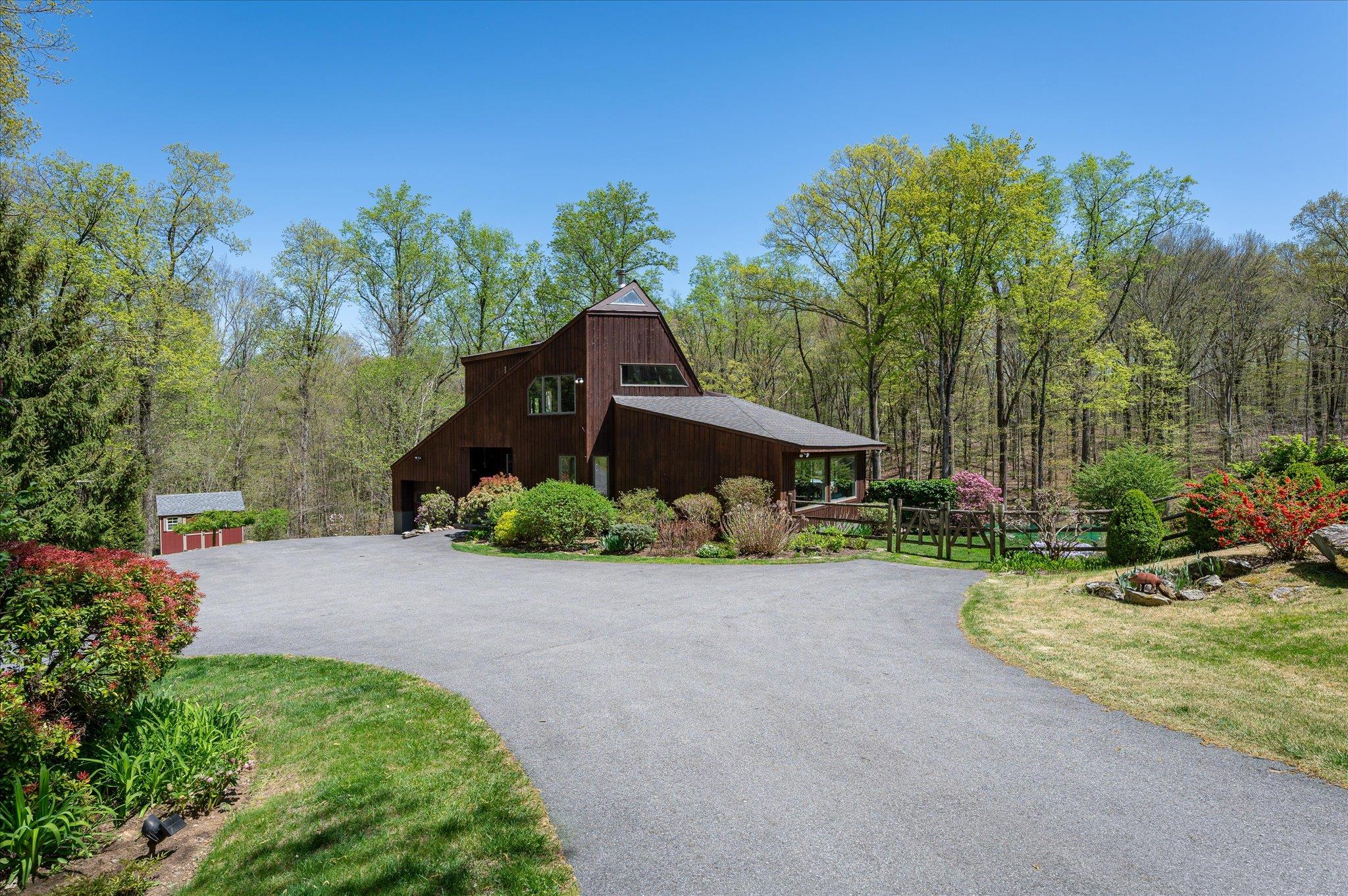 35 Boutonville Road, South Salem, New York image 4