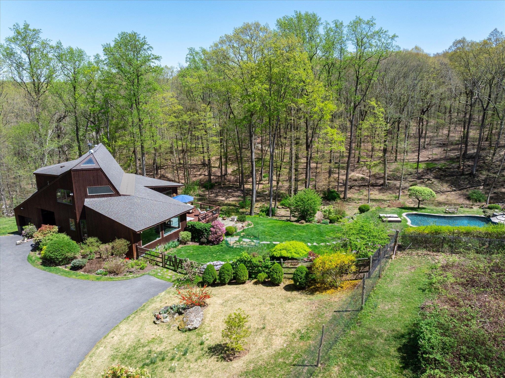 35 Boutonville Road, South Salem, New York image 2