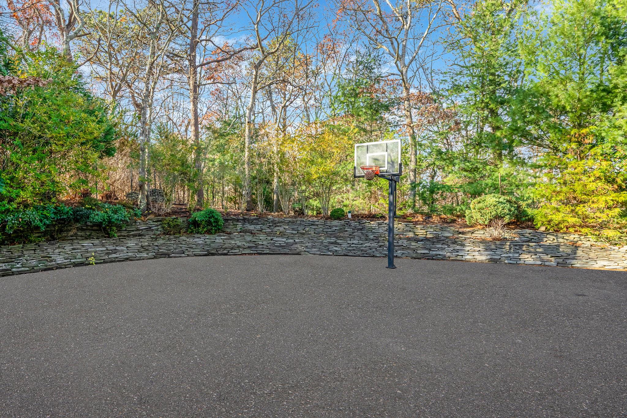 23 Red Creek Circle, Hampton Bays, New York image 18