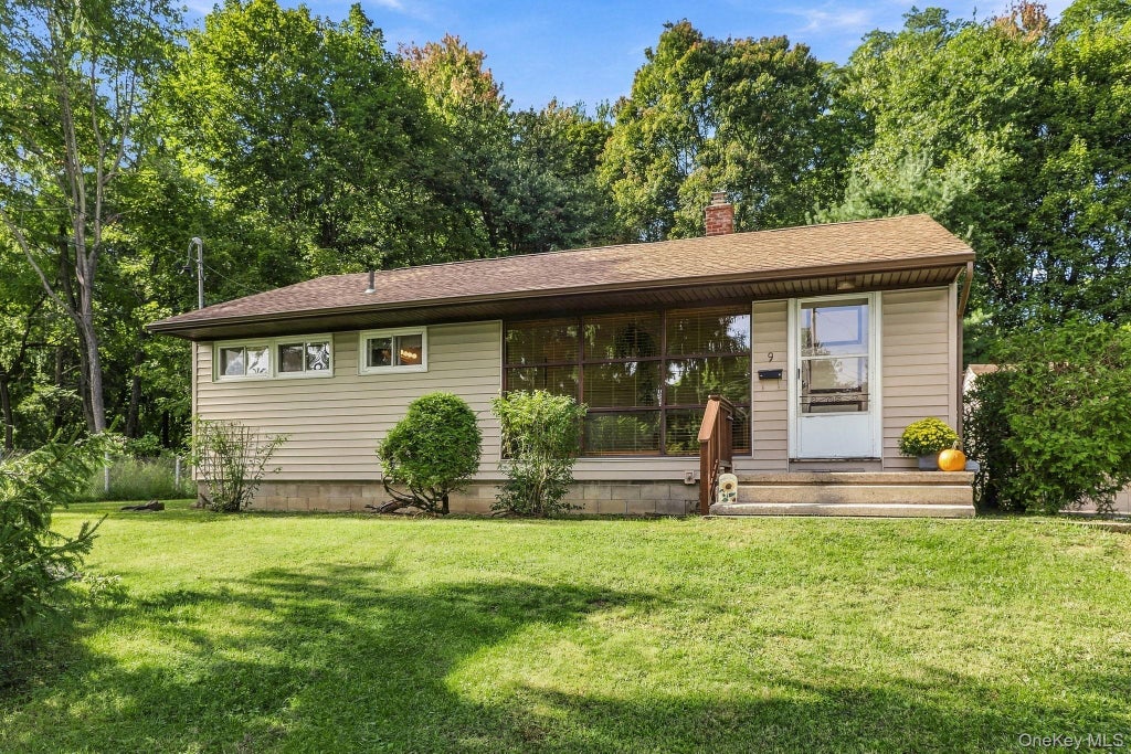 Photo of 9 Glen Drive, Wappingers Falls, NY 12590 (MLS # 1054932)
