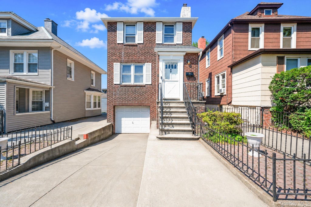 Photo of 1621 Lurting Avenue, Bronx, NY 10461 (MLS # 1021736)