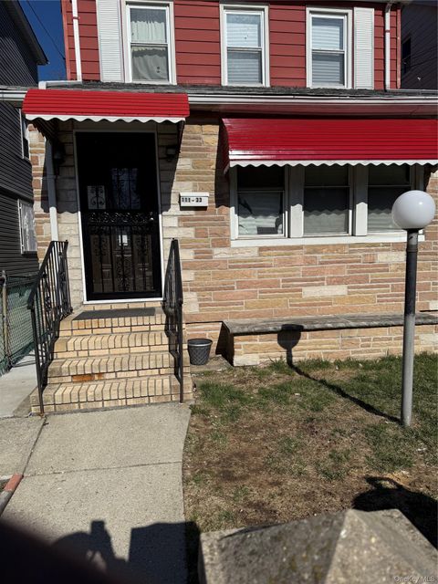 Photo of 111-33 208th Street, Queens Village, NY 11429 (MLS # 985968)