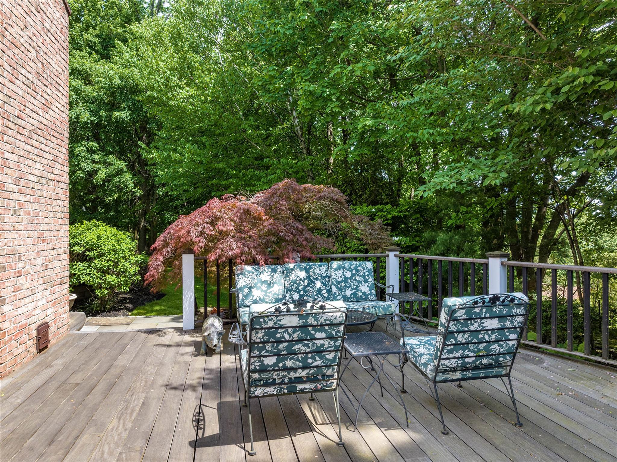 8 Paddock Road, White Plains, New York image 28