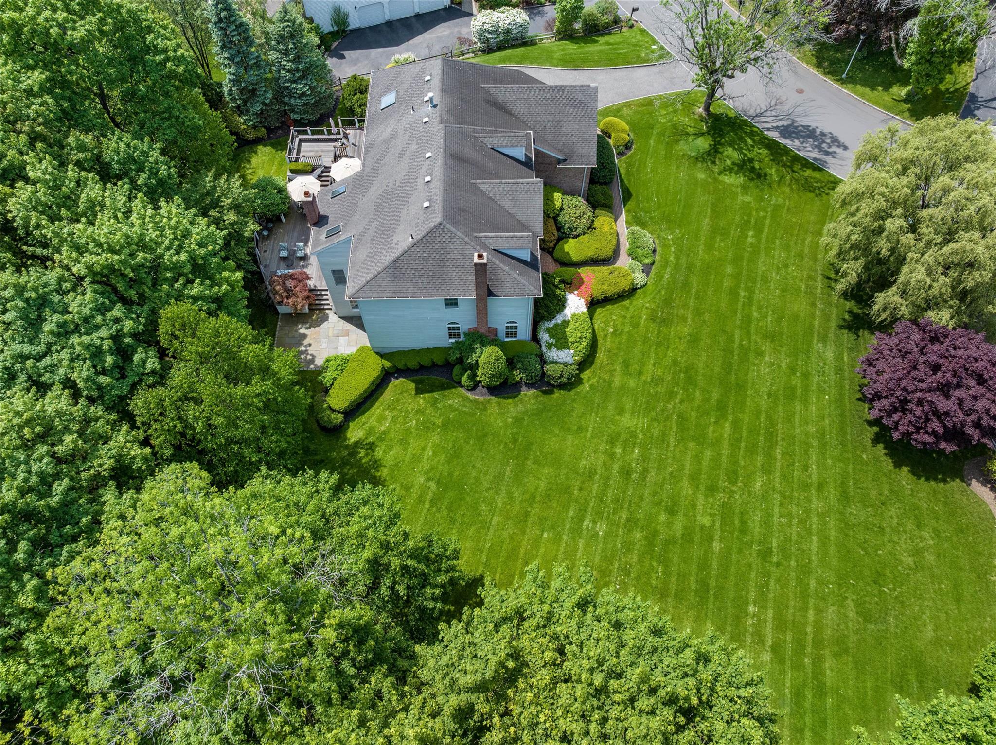 8 Paddock Road, White Plains, New York image 24