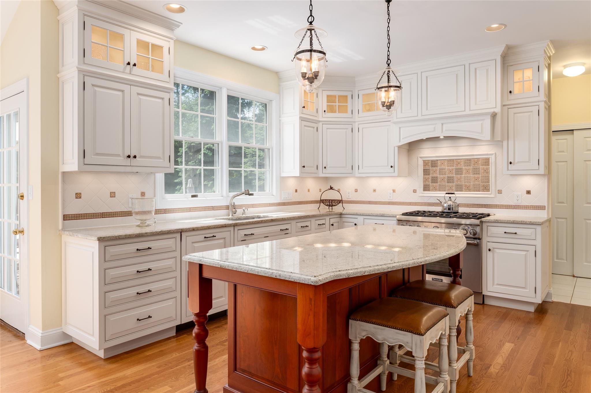 8 Paddock Road, White Plains, New York image 9