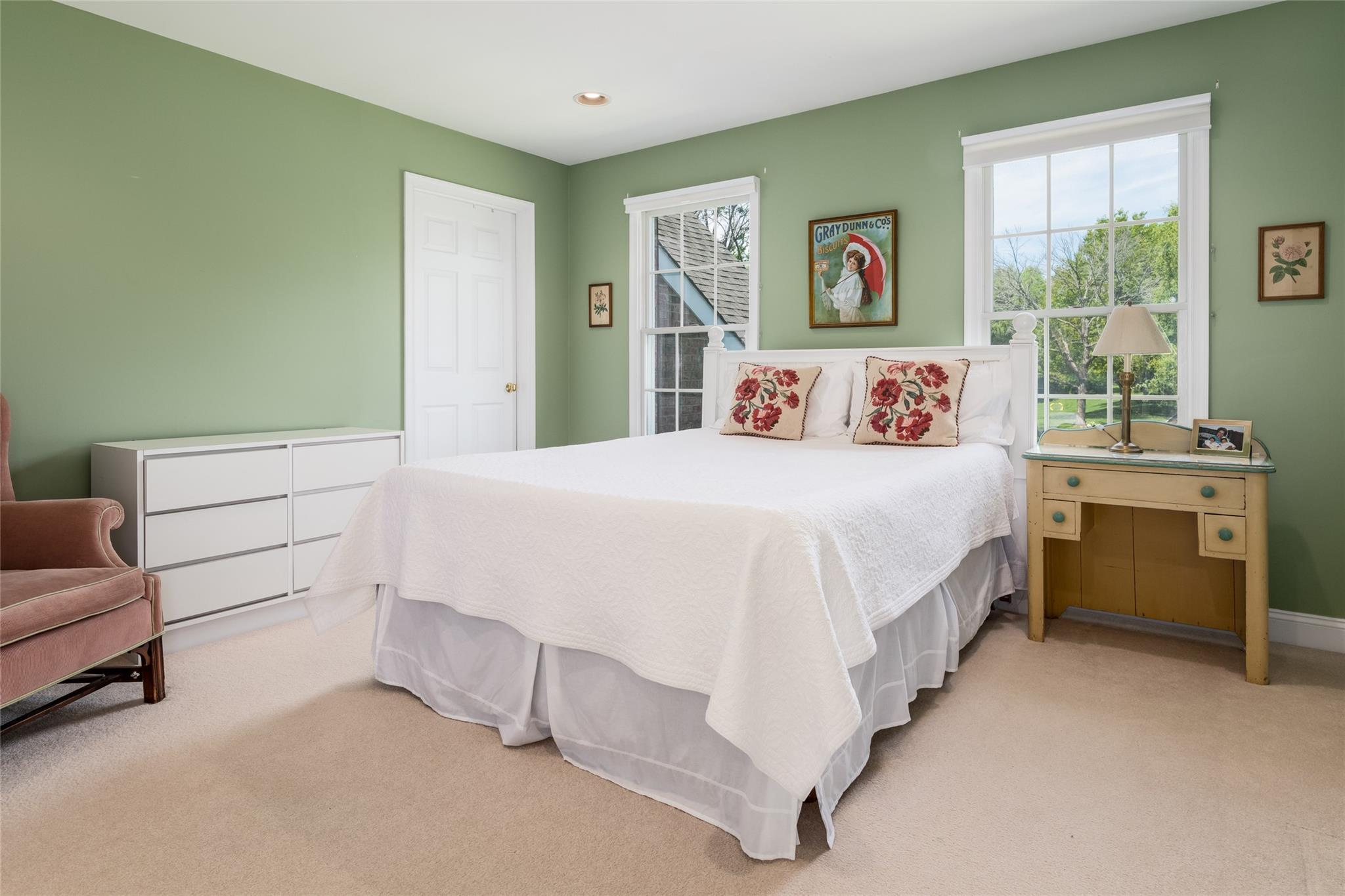 8 Paddock Road, White Plains, New York image 17