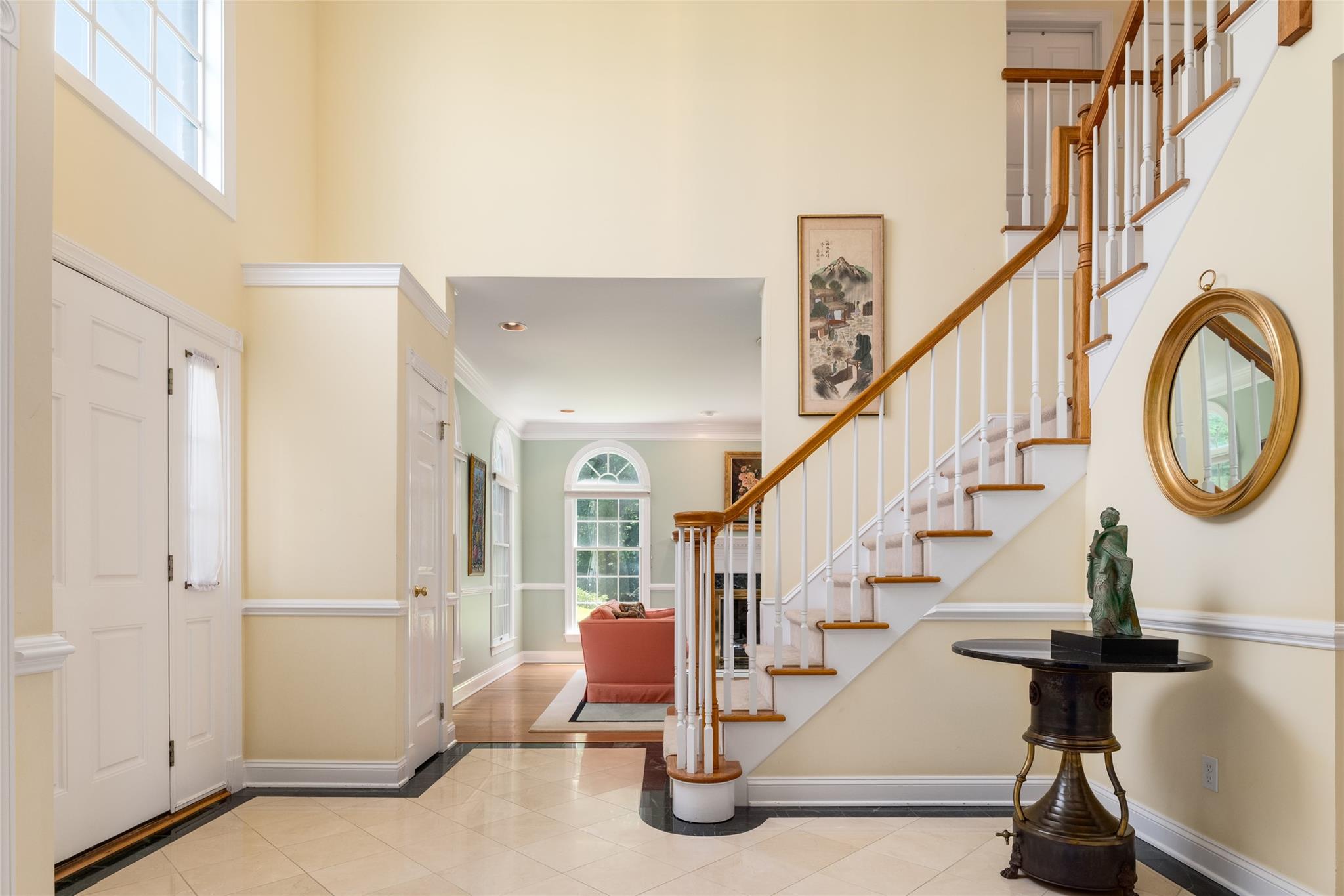 8 Paddock Road, White Plains, New York image 4