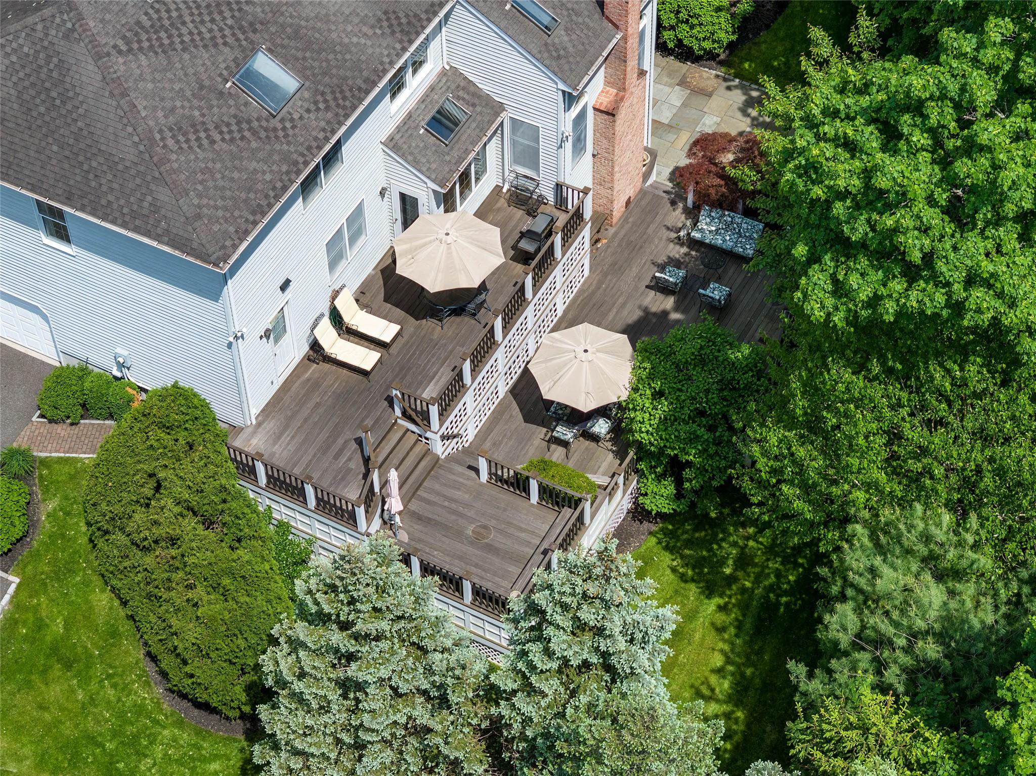 8 Paddock Road, White Plains, New York image 26