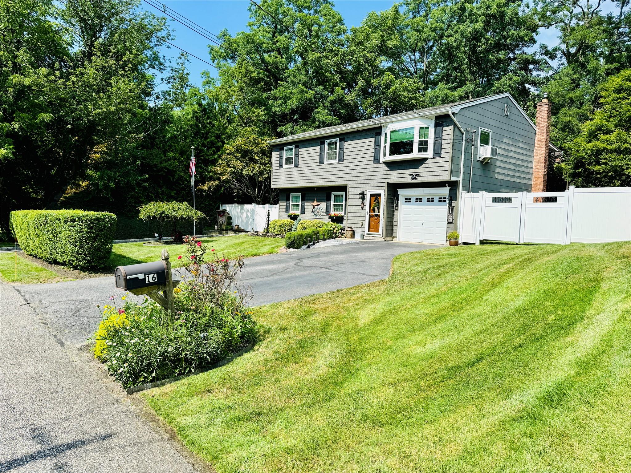 16 Maple Road Rd, Wading River, New York image 1