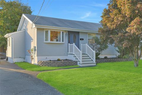 Photo of 5 Peck Street, West Haverstraw, NY 10993 (MLS # 927496)