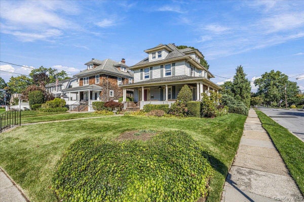 63 SHELLBANK PL, ROCKVILLE CENTRE, NY 11570 - Image b383c00aba6421ea25df3dbe9d22da92/4240566258