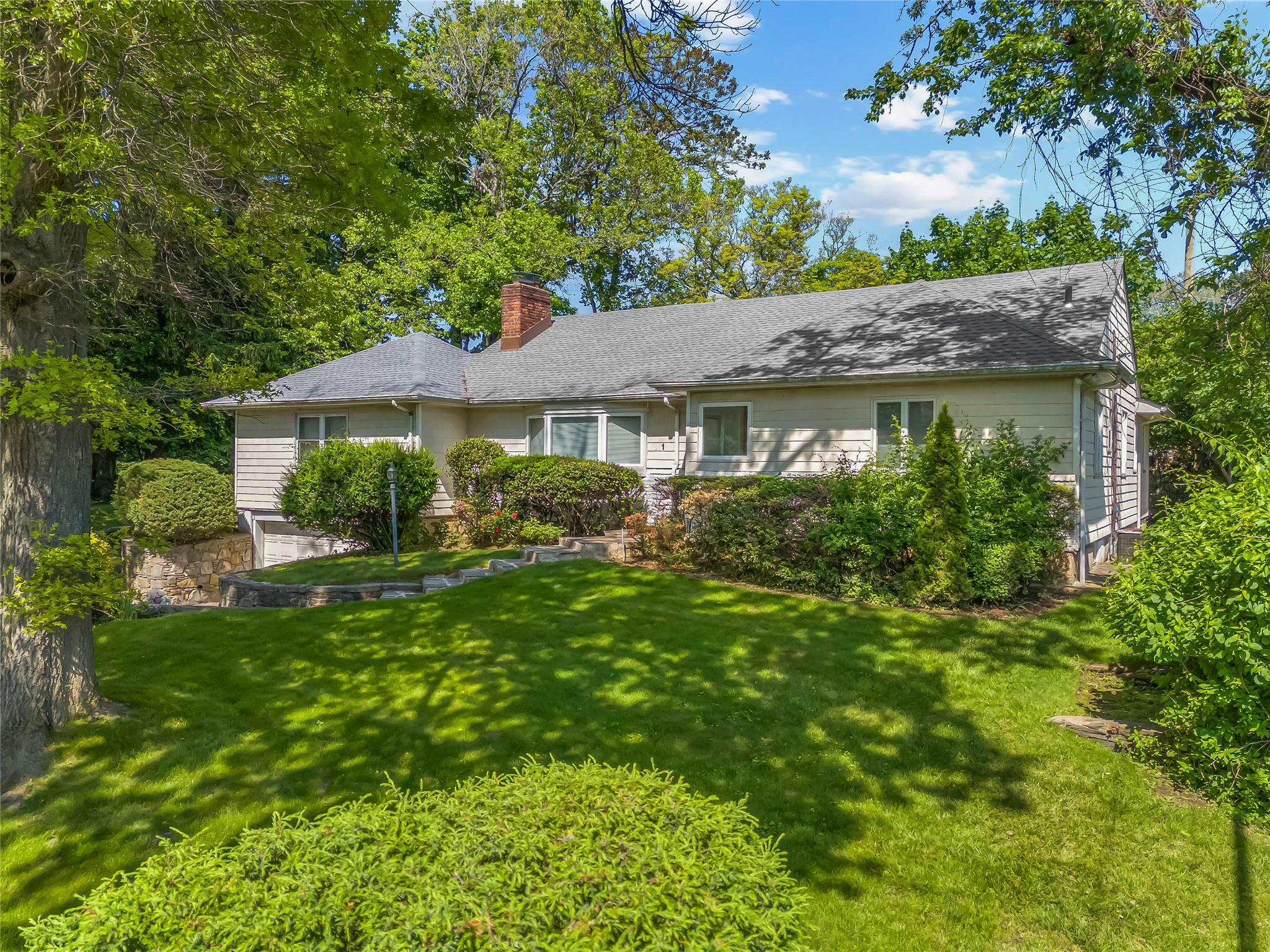 1 Talbot Drive, Great Neck, New York image 2