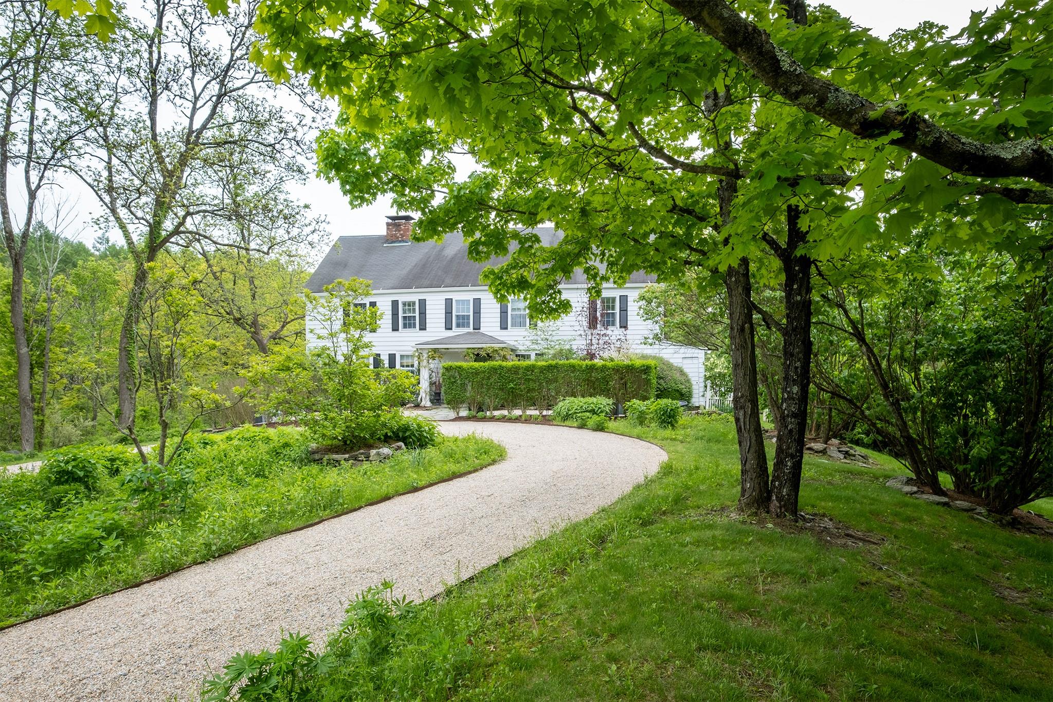 Lagrange, Lagrangeville, New York - 3 Bedrooms  
3 Bathrooms  
10 Rooms - 