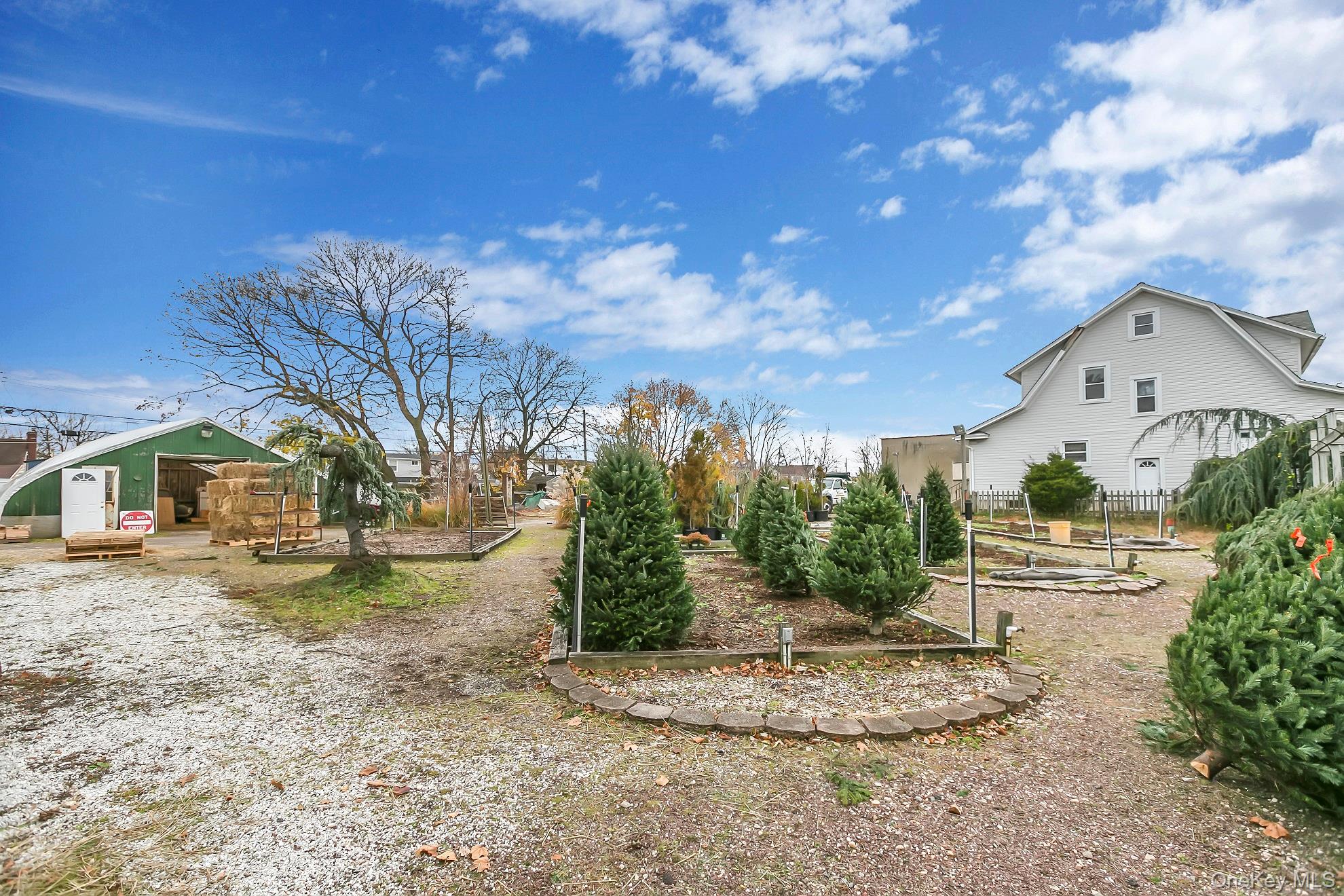 42 Hempstead Turnpike