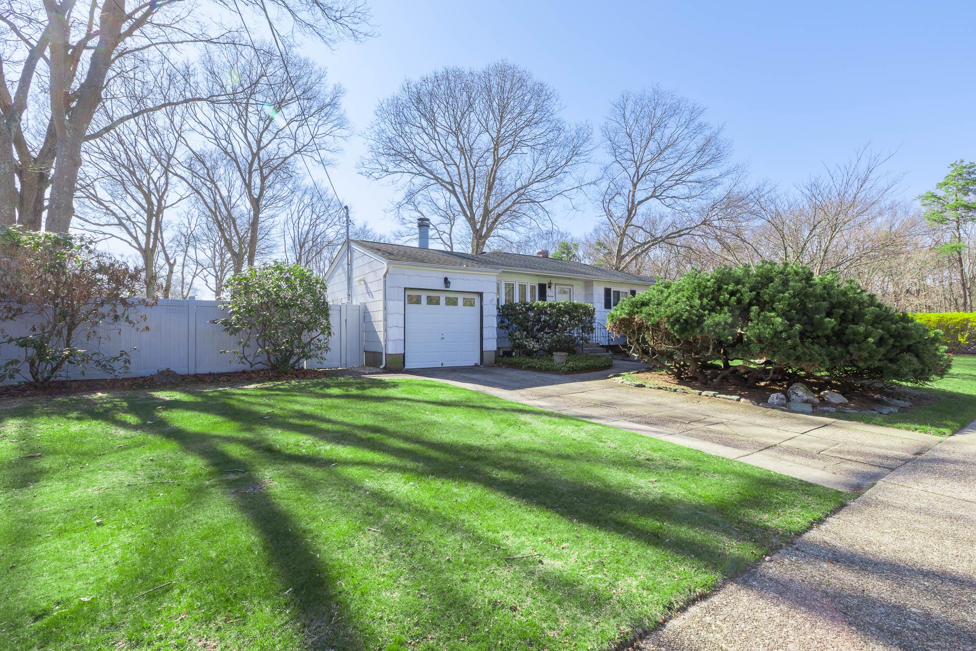 14 Bristol Street, Islip Terrace, New York image 1