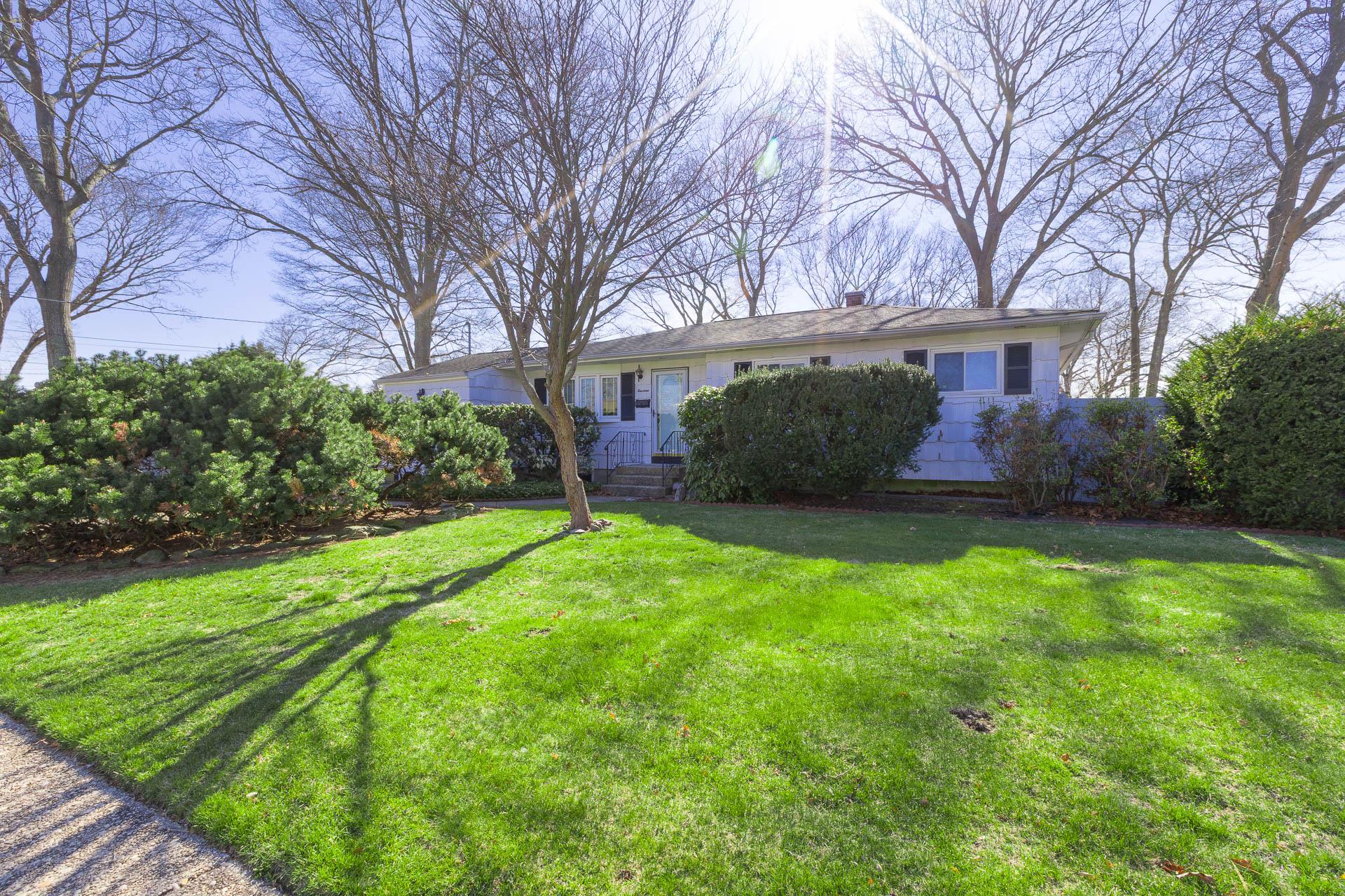 14 Bristol Street, Islip Terrace, New York image 3