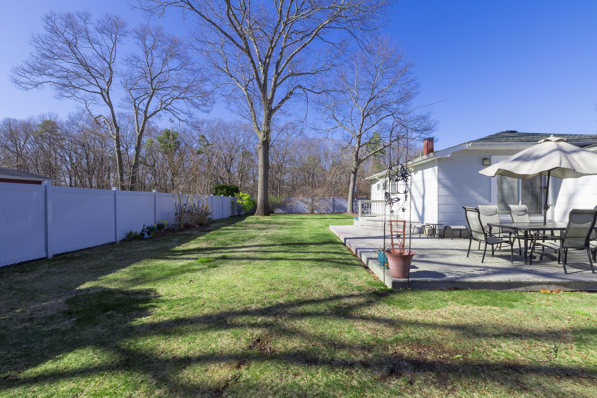 14 Bristol Street, Islip Terrace, New York image 25