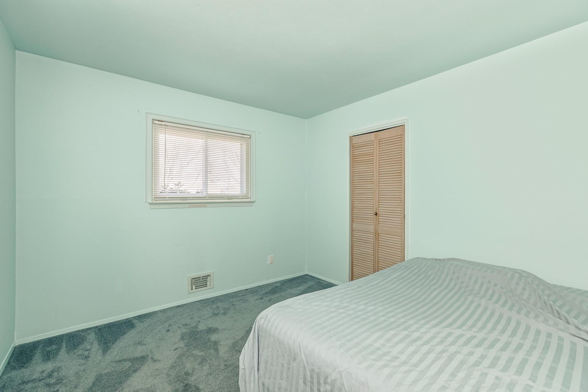 14 Bristol Street, Islip Terrace, New York image 20