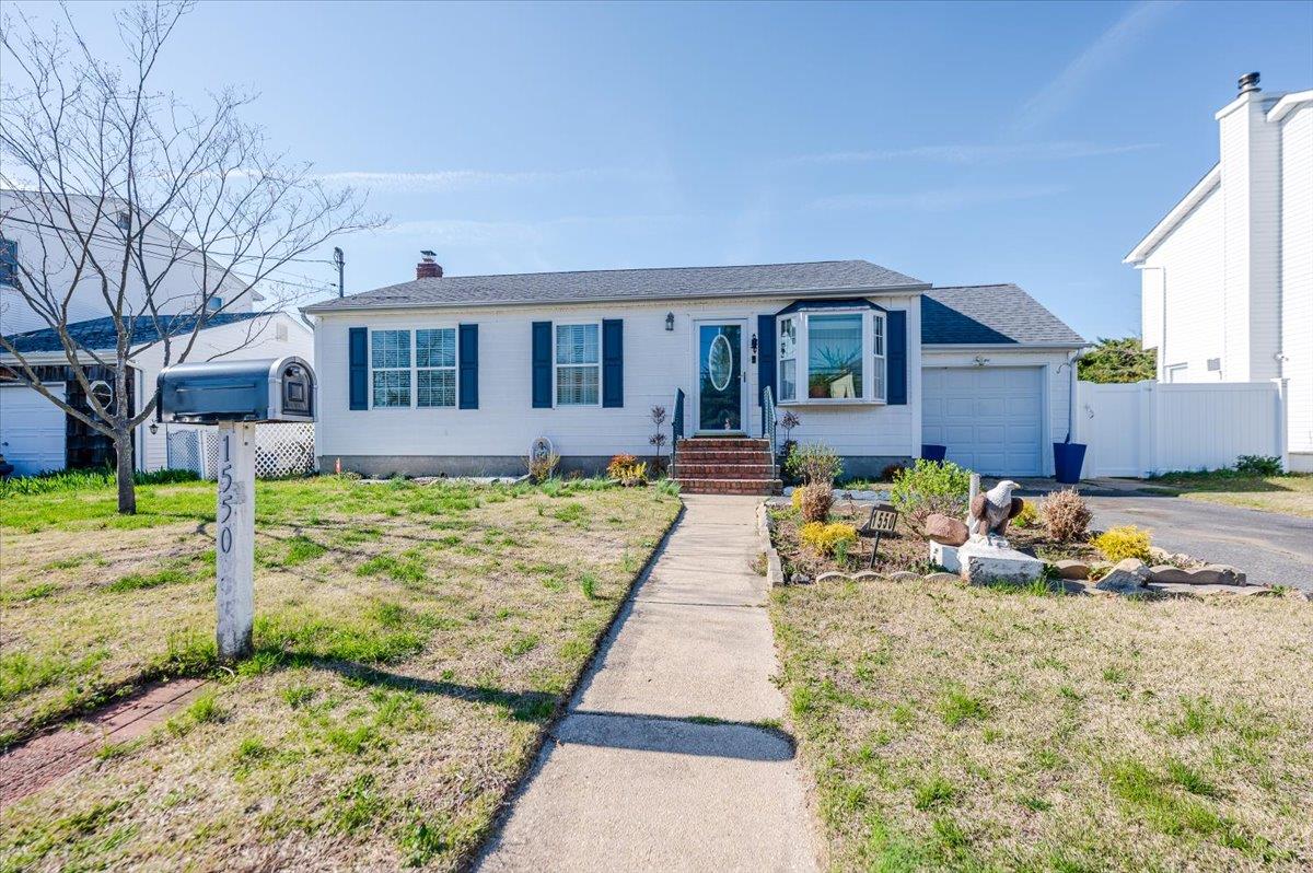 1550 6 Street, West Babylon, New York image 1