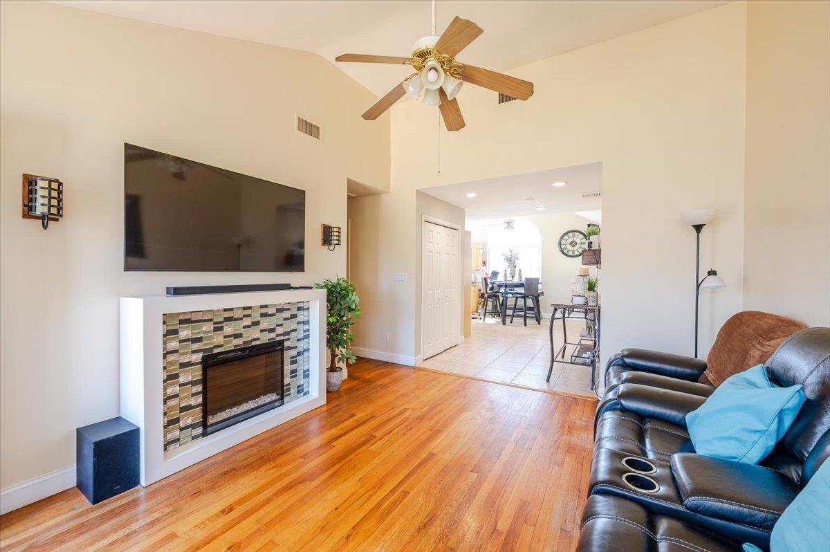 1550 6 Street, West Babylon, New York image 3