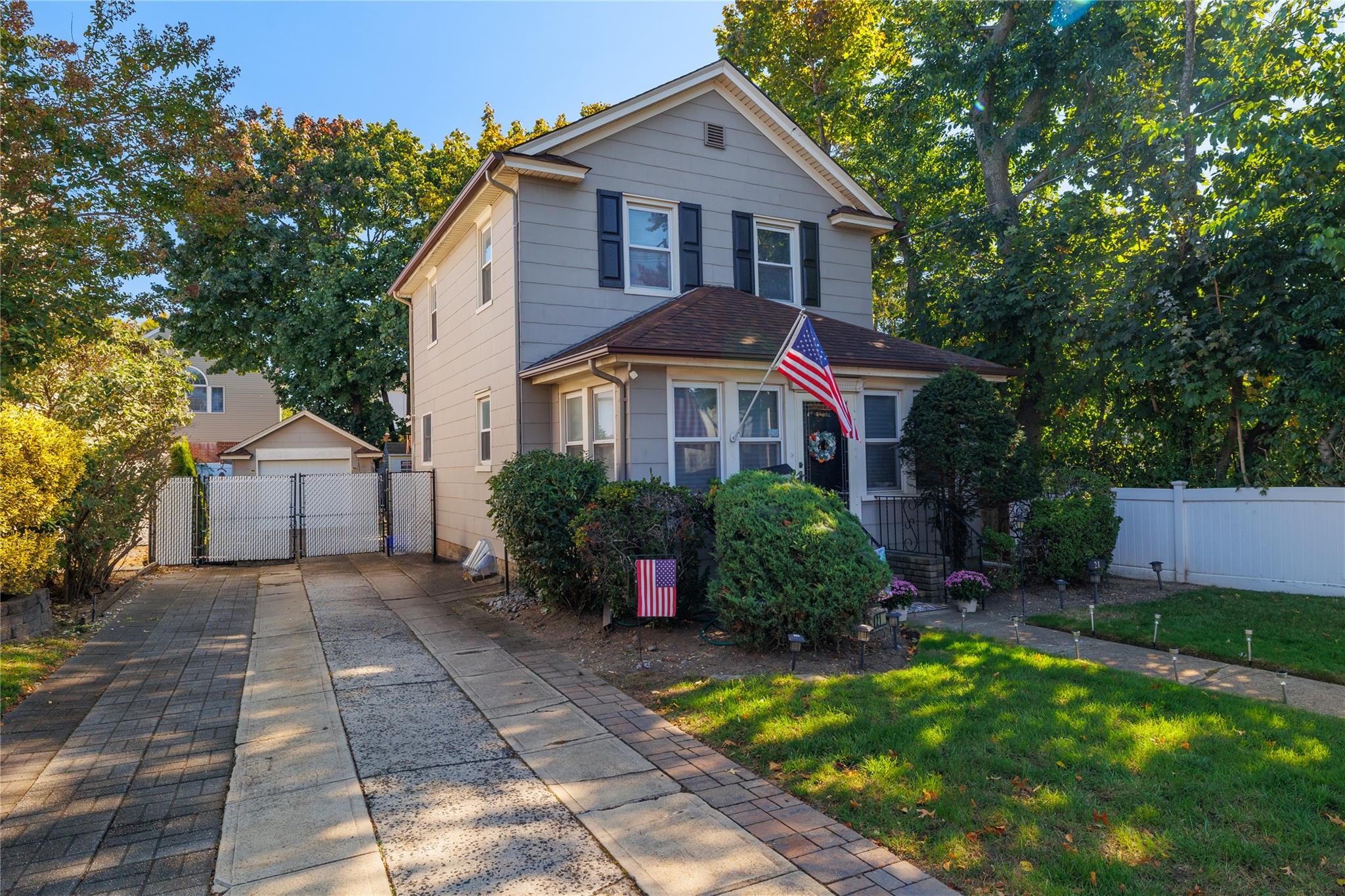 21 Cumberland Street, Rockville Centre, New York image 24