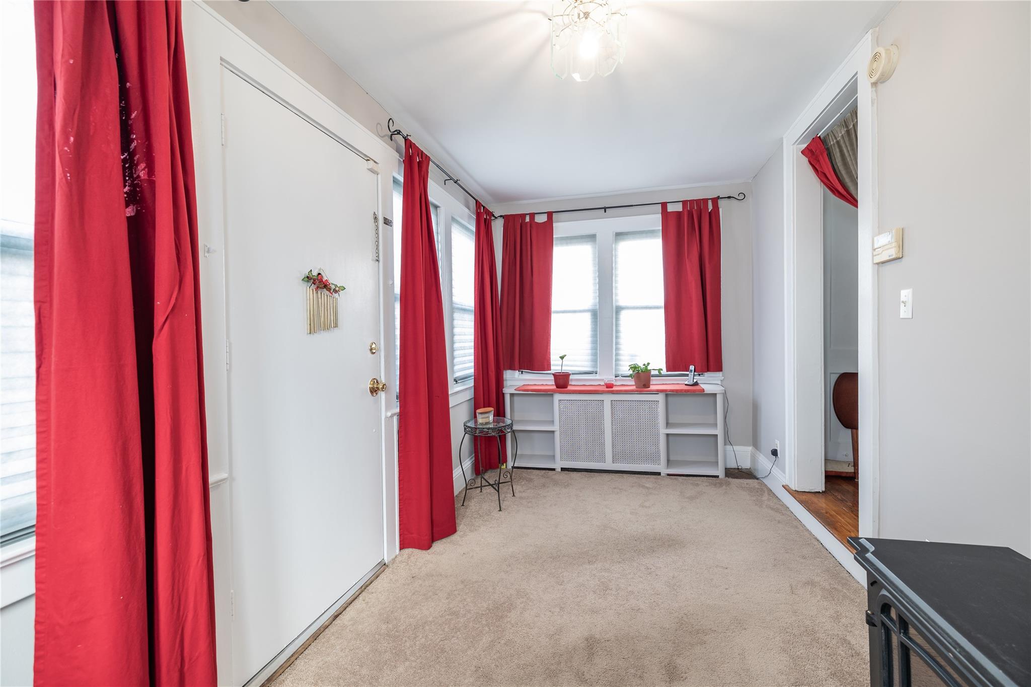 21 Cumberland Street, Rockville Centre, New York image 2