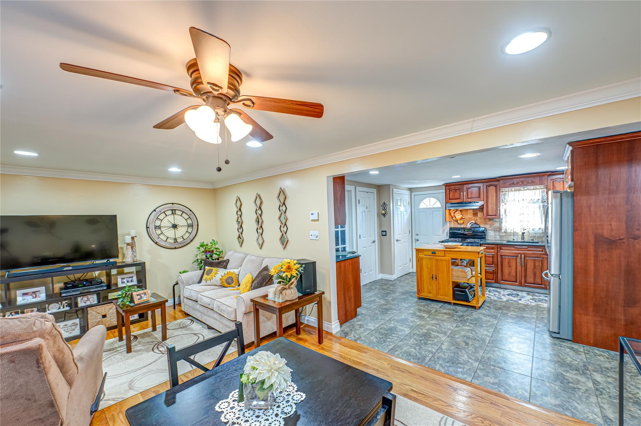 2892 Wilson Avenue, Bellmore, New York image 25