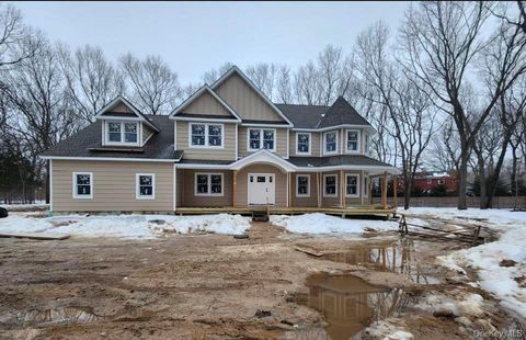 Homes For Sale - 25A Randall<br/> Shoreham, NY 11786