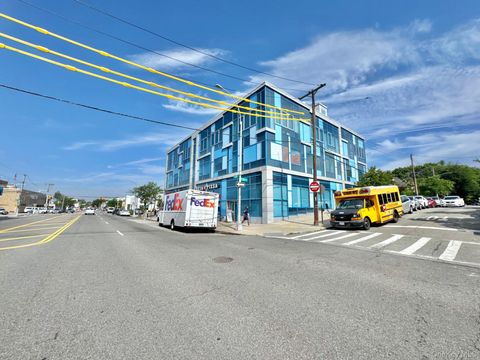 21515 Northern Boulevard Bayside NY 11361