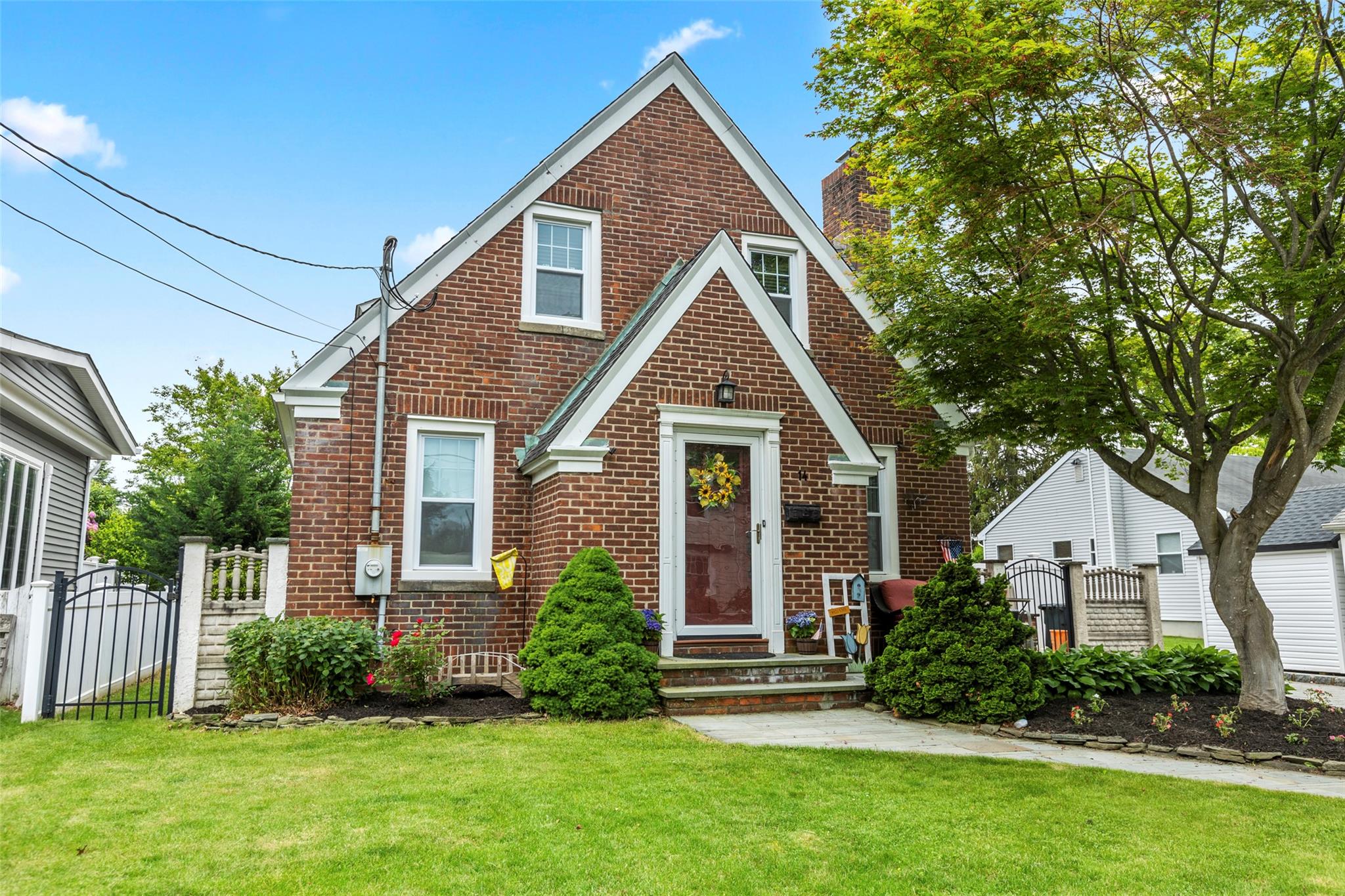 14 Kelly Court, Kings Park, New York image 1