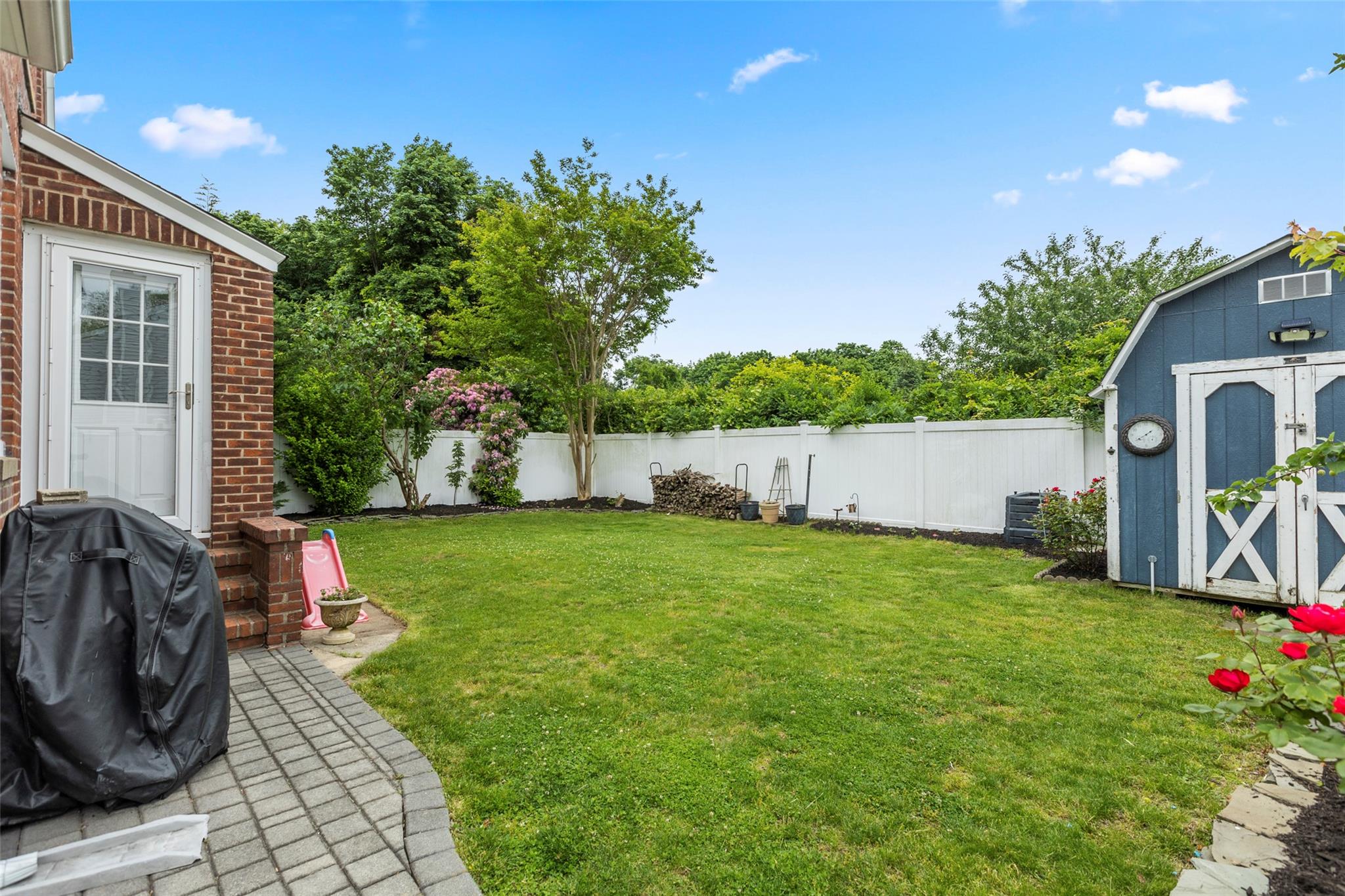 14 Kelly Court, Kings Park, New York image 5